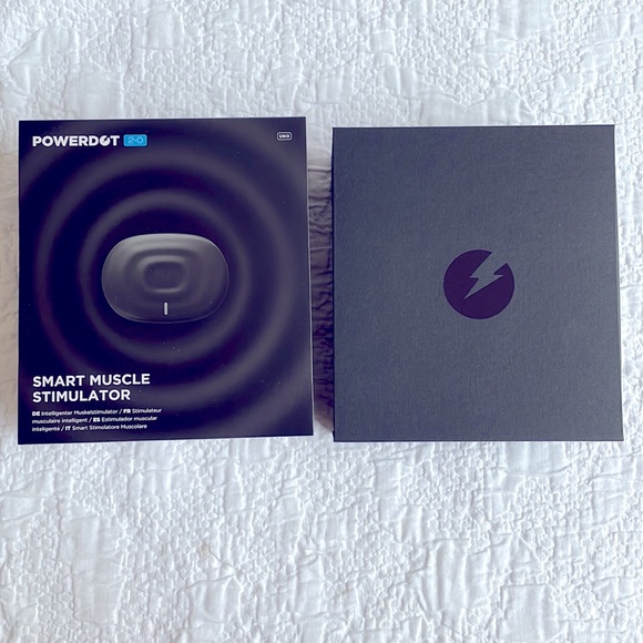 PowerDot 2.0 Muscle Stimulator in Black with extra pads - Picture 7 of 10